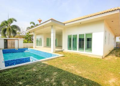 Large 3 Bed Pool Vila at Palm Gate