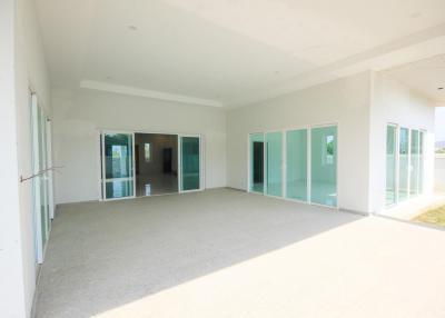 Large 3 Bed Pool Vila at Palm Gate