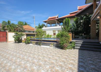 New Multi Level Pool Villa On Large Plot - Hua Hin North