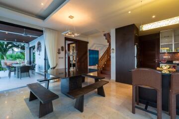 Large 4 bedrooms sea-view villa for sale close to Choeng Mon beach