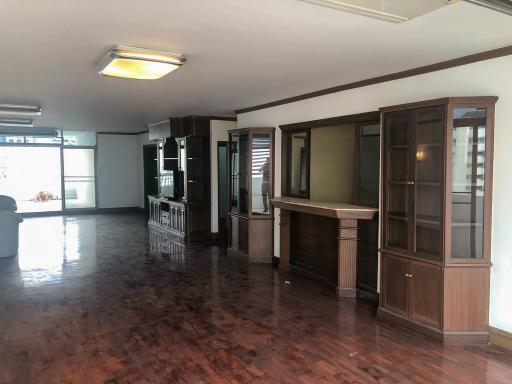 Spacious 3-bedroom condo for sale only 350m from BTS Asoke!