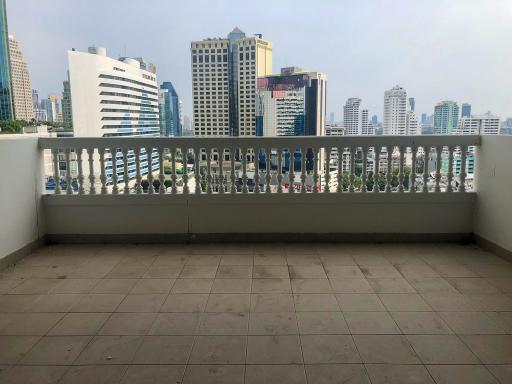 3-bedroom spacious condo for sale close to BTS Asoke