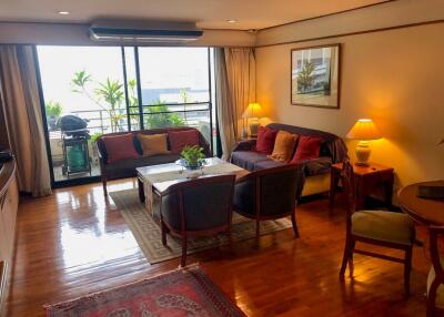 Large 2-bedroom condo for sale in the heart of Sathorn