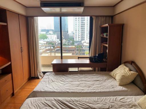 Large 2-bedroom condo for sale in the heart of Sathorn