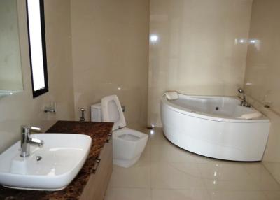 4+1-bedroom duplex penthouse for sale in Phromphong
