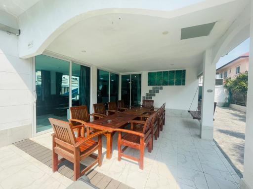 Jomtien 7 Bedrooms House for Sale