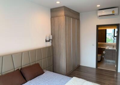 Modern 2 bedrooms condo for rent near BTS Punnawithi