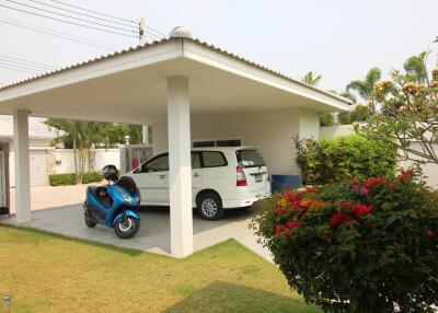 The Lees : 3 Bedroom Pool Villa with Car Port