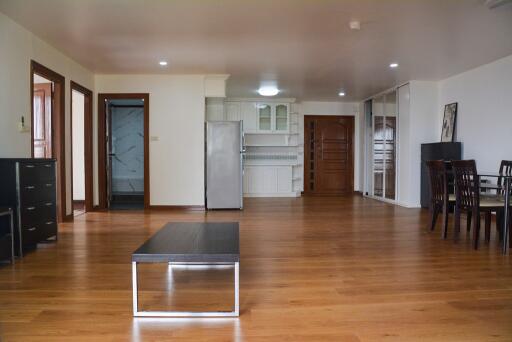 2-bedroom spacious & entirely refurbished condo in Phromphong