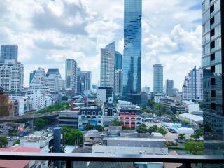 Modern 1-bedroom condo for sale close BTS Chong Nonsi