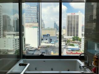 Modern 1-bedroom condo for sale close BTS Chong Nonsi