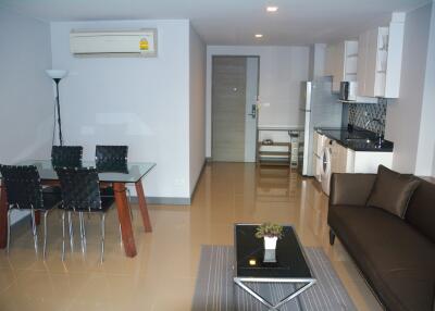 2-bedroom modern condo only 500m from BTS Asoke