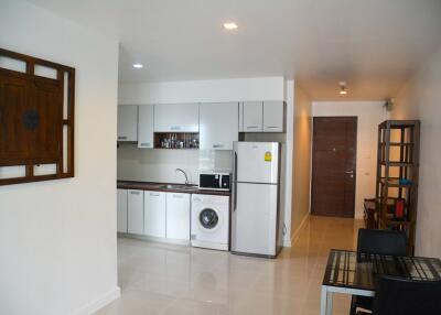 1-bedroom high floor condo close to BTS Nana