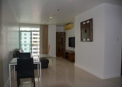 1-bedroom high floor condo close to BTS Nana