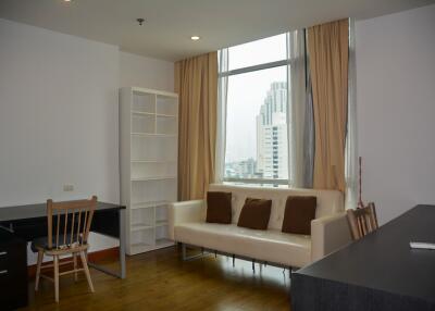 2-bedroom high floor duplex close to BTS Asoke