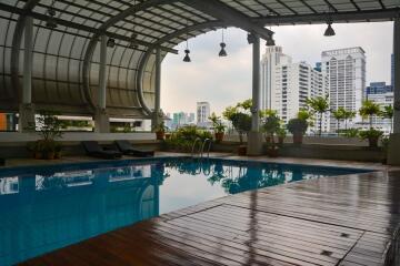 2-bedroom high floor duplex close to BTS Asoke