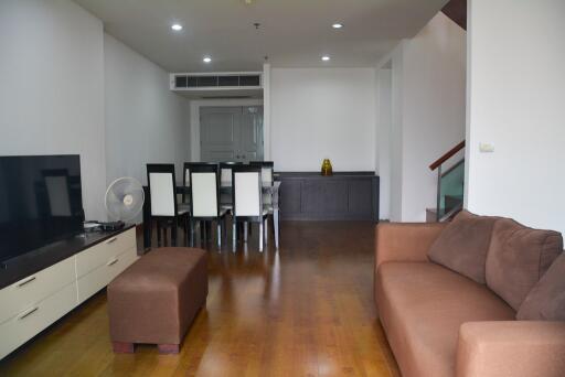 2-bedroom high floor duplex close to BTS Asoke