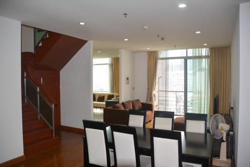 2-bedroom high floor duplex close to BTS Asoke