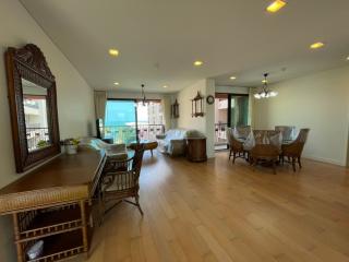 Stunning 3 Bed Condo with Sea and Pool View in town