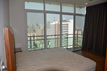 Spacious 4-bedroom condo only 500m from BTS Nana!