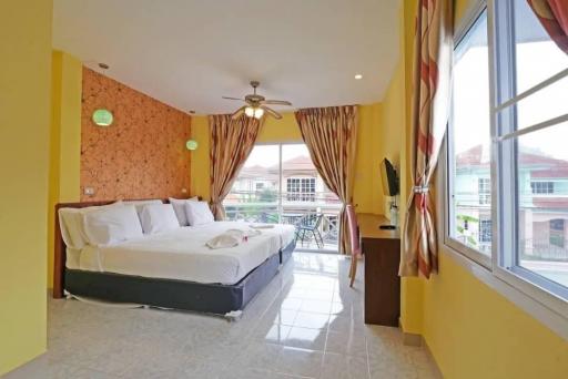 7 Bedrooms Jomtien House for Sale