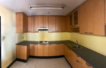 4 bedrooms condo for sale in Phrompong area