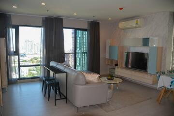 2-bedroom high floor modern condo close to BTS Thonglor