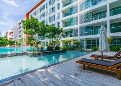 Modern 2 Bedroom Condo Close To The Beach