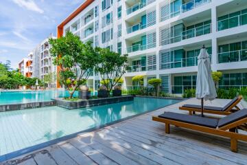 Modern 2 Bedroom Condo Close To The Beach