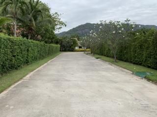 1 Rai of Land for Sale in Exclusive Estate