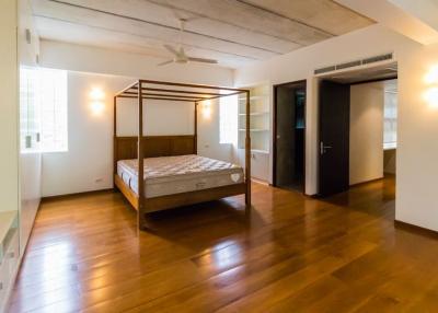 2 Bed Condo in Khao Takiab