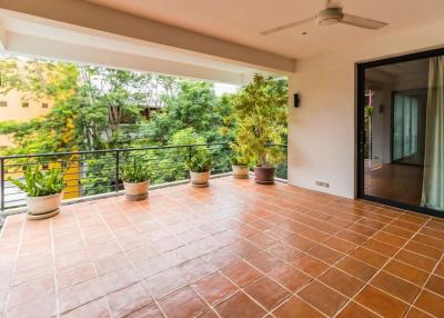 2 Bed Condo in Khao Takiab