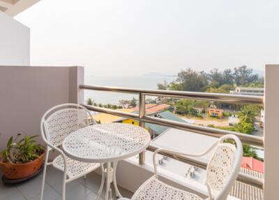 2 Bedroom condo with Sea and Mountain views