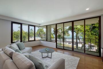 Luxury 3 Bedroom Beachfront Condo