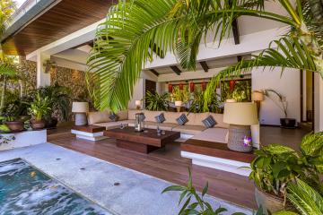 Beautiful Designed 5 Bedroom Bali Residence Close To Town and Beaches