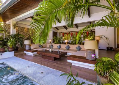 Beautiful Designed 5 Bedroom Bali Residence Close To Town and Beaches