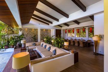 Beautiful Designed 5 Bedroom Bali Residence Close To Town and Beaches