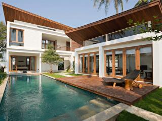 3 Bed, Modern Design Villa by the Sea