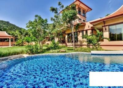 High Quality Bali Style 3 Bed Pool Villa with Panoramic Mountain Views