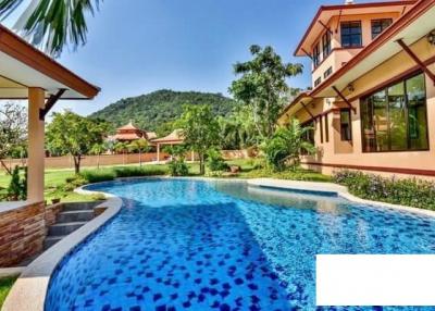 High Quality Bali Style 3 Bed Pool Villa with Panoramic Mountain Views