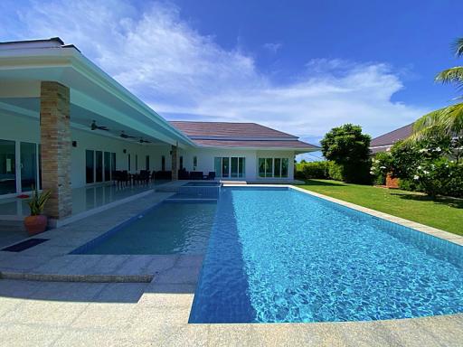 Very Well Presented 4 Bed Pool Villa