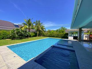 Very Well Presented 4 Bed Pool Villa