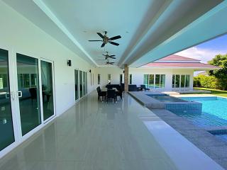 Very Well Presented 4 Bed Pool Villa