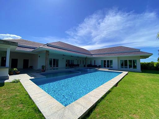 Very Well Presented 4 Bed Pool Villa