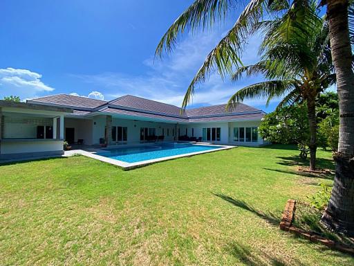 Very Well Presented 4 Bed Pool Villa