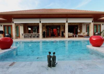 Outstanding New 4 Bed Pool Villa