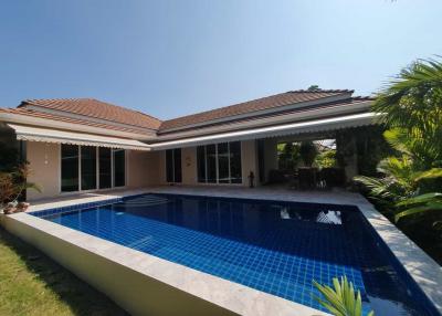 Red Mountain Boutique : 3 Bed, 2 Bath Luxury Pool Villa