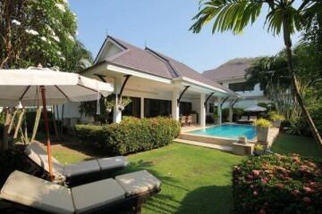 Heights 2 : 3 Bed Pool Villa with Mountain View