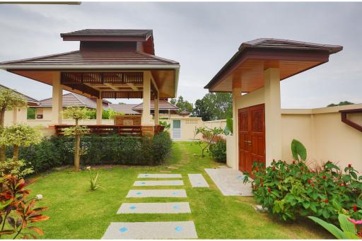 Breeze Hill Hua Hin : 3 Bed Pool Villa