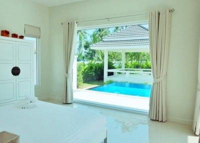 White Beach Villas : Coconut Villa E